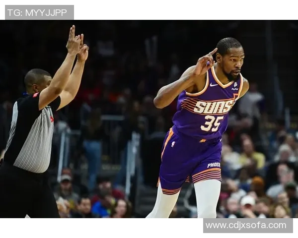 足球球星杜兰特逆风成长闪耀绿茵场书写非凡传奇