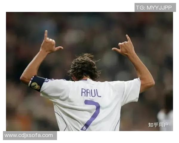 足球球星独特庆祝方式揭秘 他们的标志性动作背后隐藏的故事