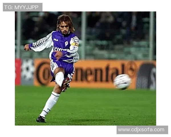 足球重炮球星:纵横绿茵的力量与精准,制霸赛场的致命射门技艺 足球重炮球星:纵横绿茵的力量与精准,制霸赛场的致命射门技艺